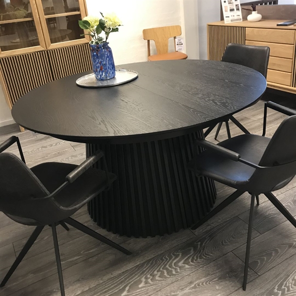 PLAISIR - SPISEBORD INKL. 2 PLADER - SORTBEJDSET EG - MÅL: Ø140 CM. - Outlet