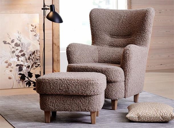 Buddy lænestol - Brun med skammel - Stærk pris 