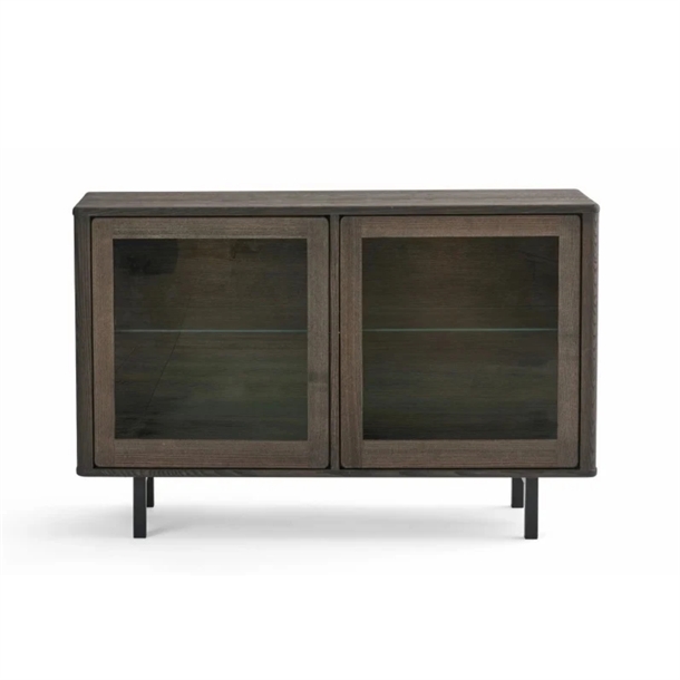 Ella 2-sektioners skænk m/ glaslåger - Massiv ask - Mål: 122 x 65 x 40 cm. - Flere varianter