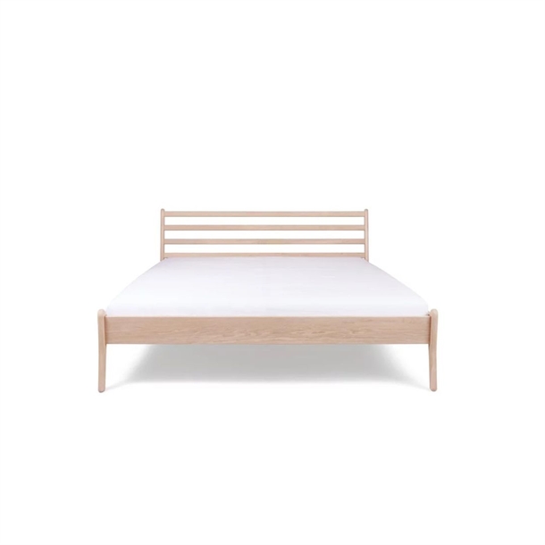 LINDHARDT LIVING - NORD SENGERAMME - MASSIV EG HVIDOLIE - FLERE MÅL