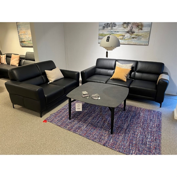 OUTLET - NATUZZI C105 - 3+2 PERS. SOFAER - SORT LÆDER/SPALT - MÅL: 210 X 154 CM.