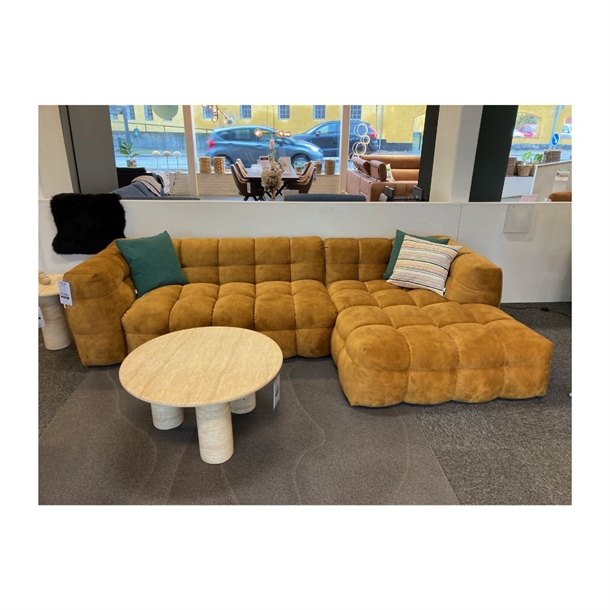 OUTLET - MICHELIN CHAISELONG SOFA - ADORE GOLD STOF - MÅL: 292 X 170 CM.