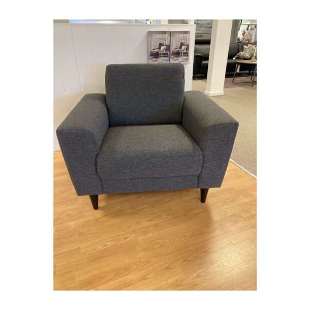 Outlet - Stamford stol - Oakland Antracit stof - Sorte træben - Mål: 92 cm.