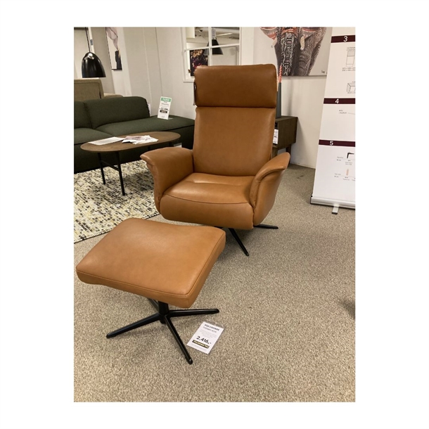 OUTLET - TERAMO LÆNESTOL + SKAMMEL - SEMIANILIN COGNAC LÆDER - SORT SOKKEL