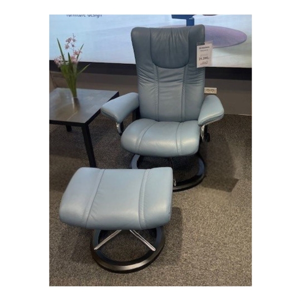 OUTLET - Stressless Wing (S) lænestol + skammel - Blå Paloma læder - Signatur sokkel