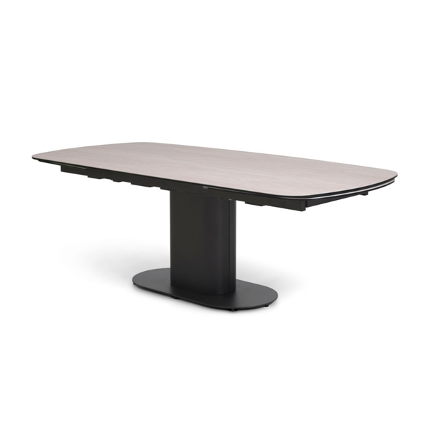 Santee spisebord m/ hollandsk udtræk - Travertin keramik - Sort metal stel - Mål: 108 x 220 / 320 cm.