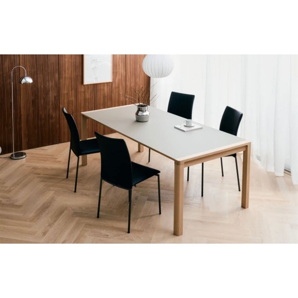 Skovby SM145 spisebord Muskat farvet laminat / Stel massiv eg