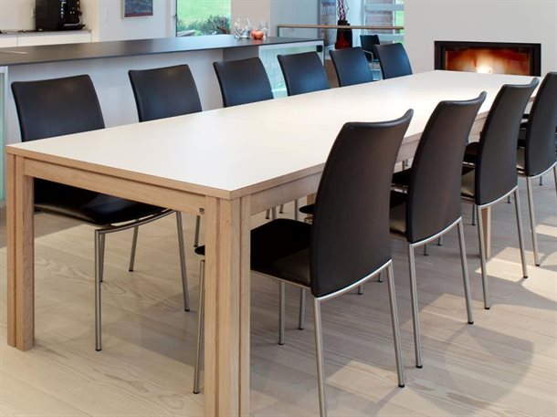 Skovby SM24 - Spisebord  - Hvid laminat bordplade - Eg hvid-olie  ( ekstra tillægsplader )
