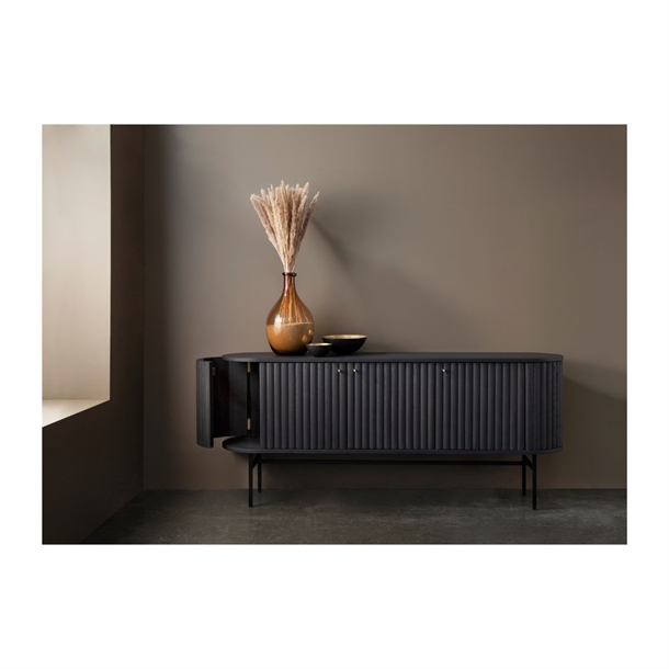 Velvet skænk m/ 3 døre & soft close - Sorte stålben - Massiv ask - Mål: 185 x 80 x 46 cm. - Ask lys grå olieret